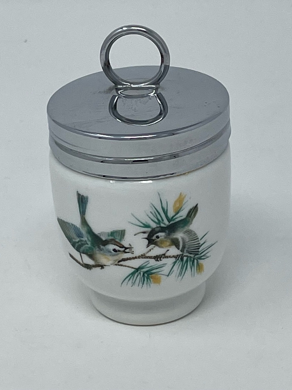 Royal Worcester Lidded Egg Coddler Wren Finch Birds Porcelain Made in England